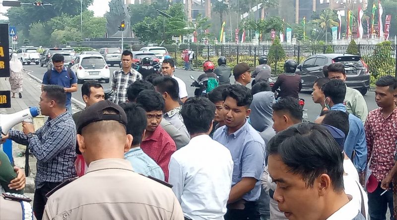 GMRB Kembali Demo Menuntut Kapolda Riau agar Segera Menyelesaikan Kasus Dugaan Penggelapan Dana Koperasi Desa Air Hitam 1
