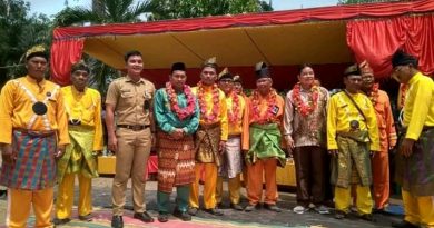Camat Rupat Bersama Anggota DPRD Kabupaten Bengkalis Kukuh dan Resmikan Balai Adat Suku Akit 4