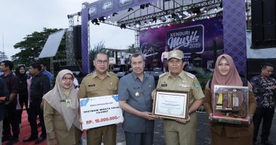 Sukiman Terima Penghargaan dari Gubernur Riau, MAIC Rohul Ditetapkan Destinasi Wisata Halal Favorit 5