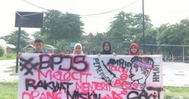 Mahasiswa UNRI Serbu DPRD Riau Kecam Kenaikan BPJS 5