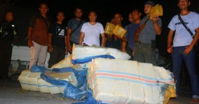 Polisi Amankan Truk Bermuatan 250 Kg Ganja, Seorang Pelaku Ditembak 4