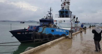 Diduga Hendak 'Kencing' BBM, Kapal Pelindo Ditangkap Patroli Bea Cukai 6