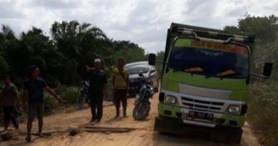 Penimbunan Jalan di Merhul Siak Ganggu Warga, Masyarakat Minta Jalan Disiram 5