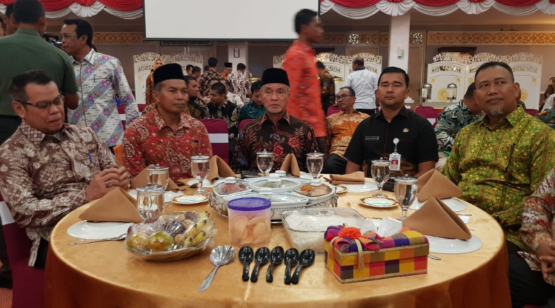 Wabup Meranti, Ikuti Rakor Penetapan Status Siaga Darurat Bencana Karhutla Riau Tahun 2020 1