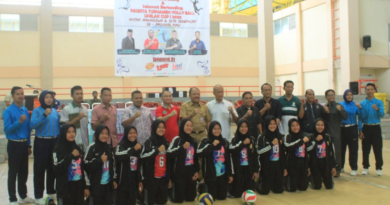 WR III, DR.Bagio Kadaryanto,SH.MH Buka Turnamen Volly Ball Cup I Unilak 6