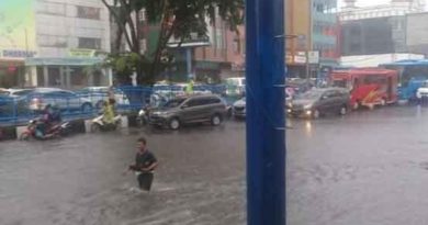 Diguyur Hujan Lebat, Beberapa Titik Kota Pekanbaru Banjir 6