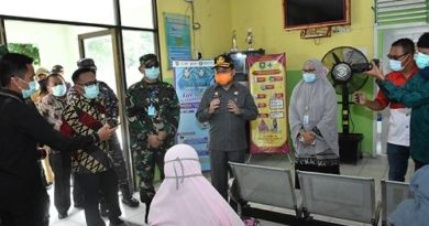 Plh Bupati Bengkalis Tinjau Posko Tim Gugus Tugas Covid-19 di Kecamatan Rupat 6