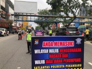 Jelang PSBB, Polresta Pekanbaru Lakukan Pemeriksaan di Jalan Raya 2