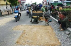 Perbaiki Jalan Rusak, Dinas PUPR Pekanbaru Mulai Tambal Sulam Sejumlah Ruas Jalan 2