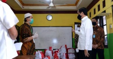 Jokowi Minta Proses Penyaluran BLT Desa Disederhanakan 4