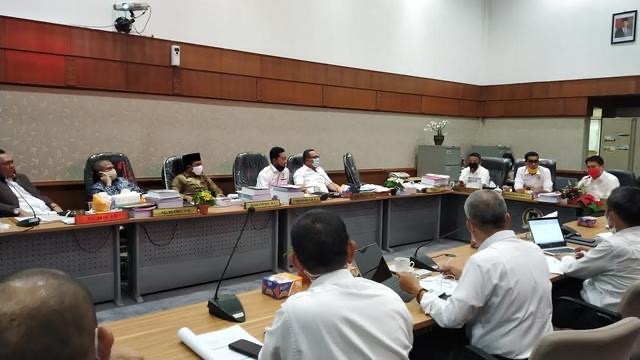 Gelar Hearing, DPRD Riau Minta PLN Tidak Menambah Beban Masyarakat Saat Covid-19 1