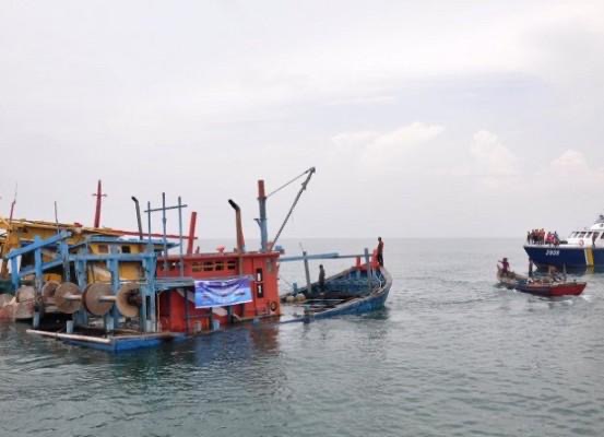 Bea Cukai Dumai Tenggelamkan Kapal yang Bawa Sabu 30 Kg Asal Malaysia 1