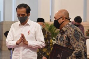Jokowi Minta Fokus Penanganan Covid di 8 Daerah yang Sumbang 74% Kasus 2