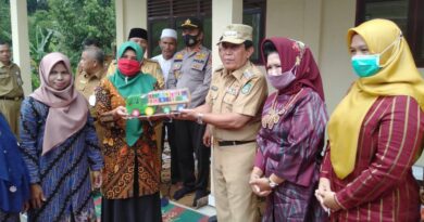 Bupati Rohul Serahkan Bantuan APE Paud Nurul Ikhwan ll dan Sapi Kurban di Sebuah Dusun Dilereng Bukit Simalombu Desa Sialang Jaya 6