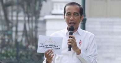 Jokowi Teken Perpres Baru, Gaji Bos Kartu Prakerja Rp77,5 Juta 6