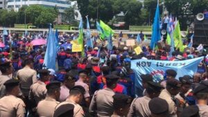 Massa Buruh akan Kepung DPR Tolak Omnibus Law, Polisi Tutup Jalan 2
