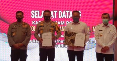 Disaksikan Kabaharkam, PTPN V-Polda Riau Jalin Kesepakatan Terkait Pengamanan Aset 5