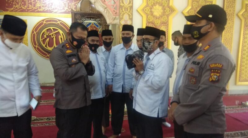Kapolres Rohul AKBP Taufiq Lukman Nurhidayat Bersilaturrahmi dengan Alim Ulama dan Para Tokoh Rohul 1