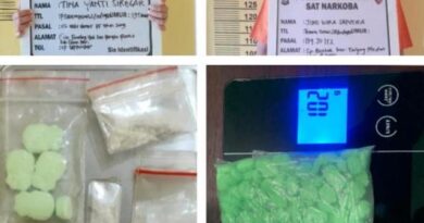 Baru 1 Hari Jabat Kasat Narkoba Polres Rohil! Dua Pelaku Transaksi Pil Extasi Ditangkap 6