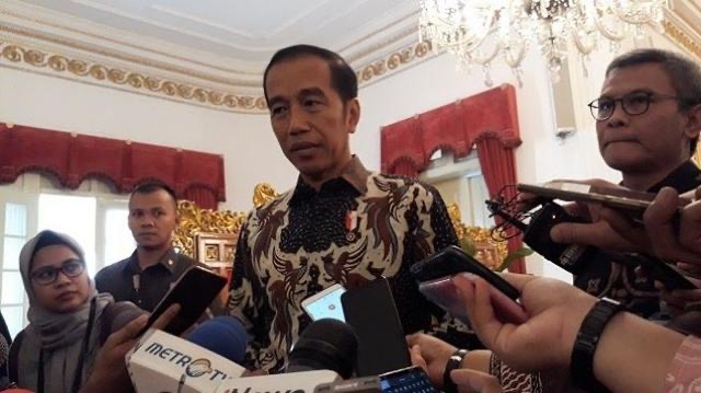 Jokowi Minta PSBM di 8 Provinsi, Ini Kata Jubir Satgas Covid-19 1