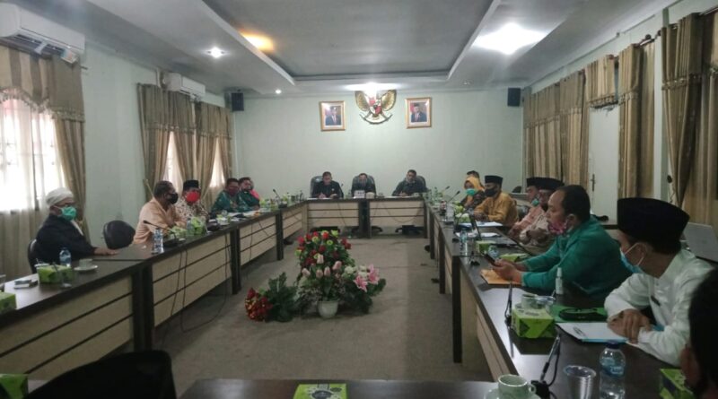 Masyarakat Desa Batas Hearing Dengan Komisi II DPRD Rokan Hulu, BPN Ungkap Kalau Areal PT SSL Tidak Terdaftar 1