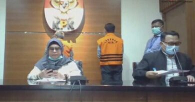Dua Tersangka Dugaan Korupsi Jembatan WFC Bangkinang Ditahan KPK 5