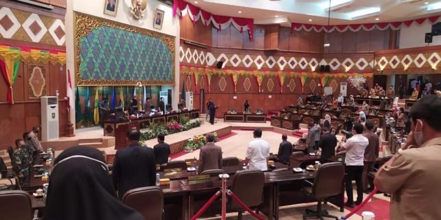 Terakhir 9 November, Enam Orang DPRD Riau Harus Serahkan SK Pemberhentian ke KPU 1