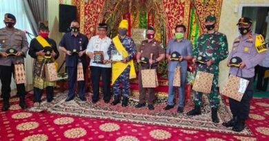 Wakil Bupati Rohil Jamiludin Terima Kunjungan Kerja Komandan Lanal Dumai 5