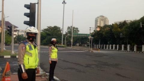Hari Pertama PSBB Ketat, Arus Lalu Lintas Pagi ini di Jakarta Lancar 1