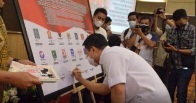 Pimpinan DPRD Riau Apresiasi Penyerahan LHP Oleh Perwakilan BPK Riau 4