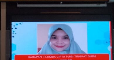Pada Kegiatan Bulan Bahasa 2020 Yang Ditaja Universitas Islam Riau,Reni juniarti M.Pd. meraih Juara II Tingkat Nasional 6