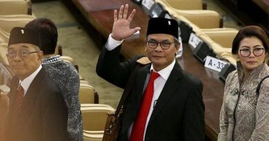 PDIP Geser Mantan Jubir KPK Johan Budi ke Komisi Hukum DPR 6