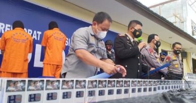 Nekat Selundupkan Rokok illegal, PNS Syahbandar Diringkus Ditpolair Polda Riau 6