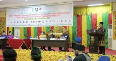 Plh Sekdaprov Riau Hadiri Pelantikan FP2STI Wilayah Riau 4