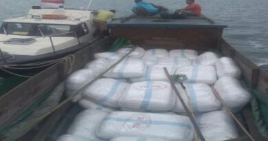 Bawa 50 Karung Pakaian Bekas Impor Tanpa Izin, Kapal Pompong Ditangkap Polisi Air 9