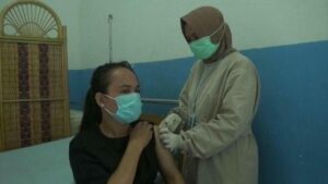 Baru 38,5 Persen Tenaga Kesehatan di Riau Disuntik Vaksin 2