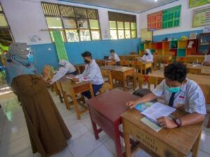 Kasus Covid-19 Masih Berpotensi Melonjak, Pekanbaru hanya Izinkan 123 Sekolah Terapkan PTM 2