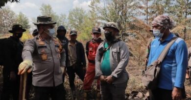 Kapolda Riau Gencarkan Pemadaman Api Karhutla di Pulau Merbau dan Bengkalis 4