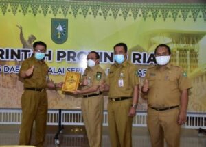Bupati Bengkalis Sampaikan LPPD TA 2020 Kepada Gubernur Riau 2