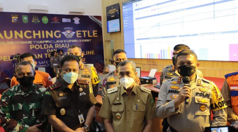 Pada Launching E-TLE Nasional, Kapolda Riau Resmikan Pelayanan Terpadu Online Polda Riau 1