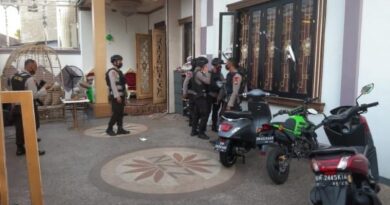 Polisi Gerebek Kawasan Rawan Narkoba di Pekanbaru 4