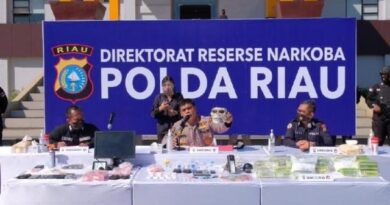 Gerebek Kampung Narkoba, Polda Riau Tangkap Bandar Berjuluk 'Ratu Narkoba' 6