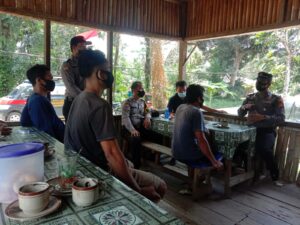 SAT BINMAS Polres Rohul Gencar Giat Sosialisasi Penerapan PPKM Level 3 Di Wilayah Kota Hingga Pelosok Desa 2