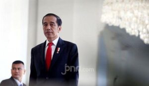 Bertolak ke Jawa Timur, Jokowi Tinjau Vaksinasi dan Porang 2