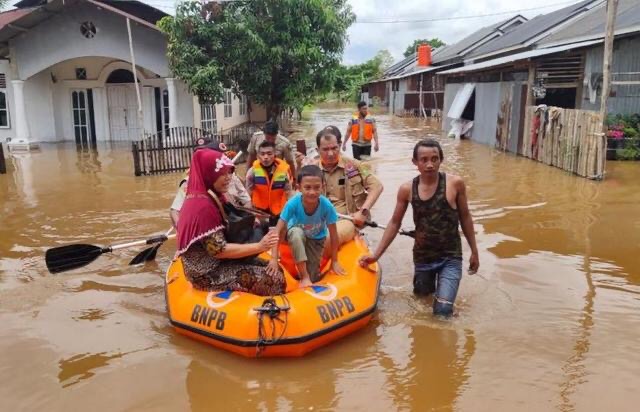Masuk Musim Penghujan, BPBD Riau Ingatkan Warga Waspada Banjir 1