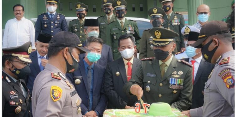 Hari Ulang Tahun TNI - Ke 76 Digelar Dimakodim 0321 Rokan Hilir, Jln. Lintas Pesisir, Batu 6 1
