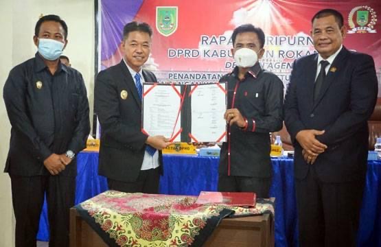 Bupati dan DPRD Rohil Teken Nota Kesepakatan KUA PPAS APBD 2022 1