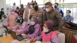 Polda Riau Terus Genjot Vaksinasi, Upaya Capai Herd Immunity di Riau 2