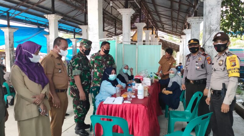 Upika Kecamatan Simpang Kanan Beserta Dan Ramil 03 Bagan Sinembah Monitoring Berikan Motipasi Kepada Tenaga Kesehatan 1