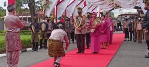Masuki Gerbang Mapolda, Kapolda Riau Irjen Pol M Iqbal Disambut Tradisi Melayu 2
